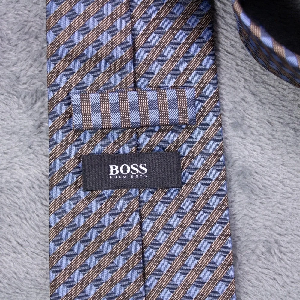 Hugo Boss Mens‎ Blue Geometric Neck Tie 100% Silk Made in Italy